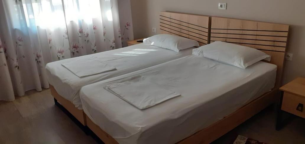 Hotel Permeti Eksteriør bilde